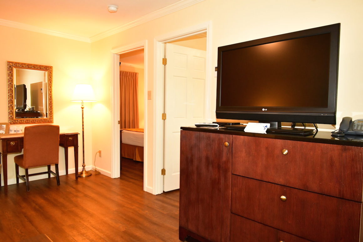 TV in 2 bedroom suite in Townsend hotel
