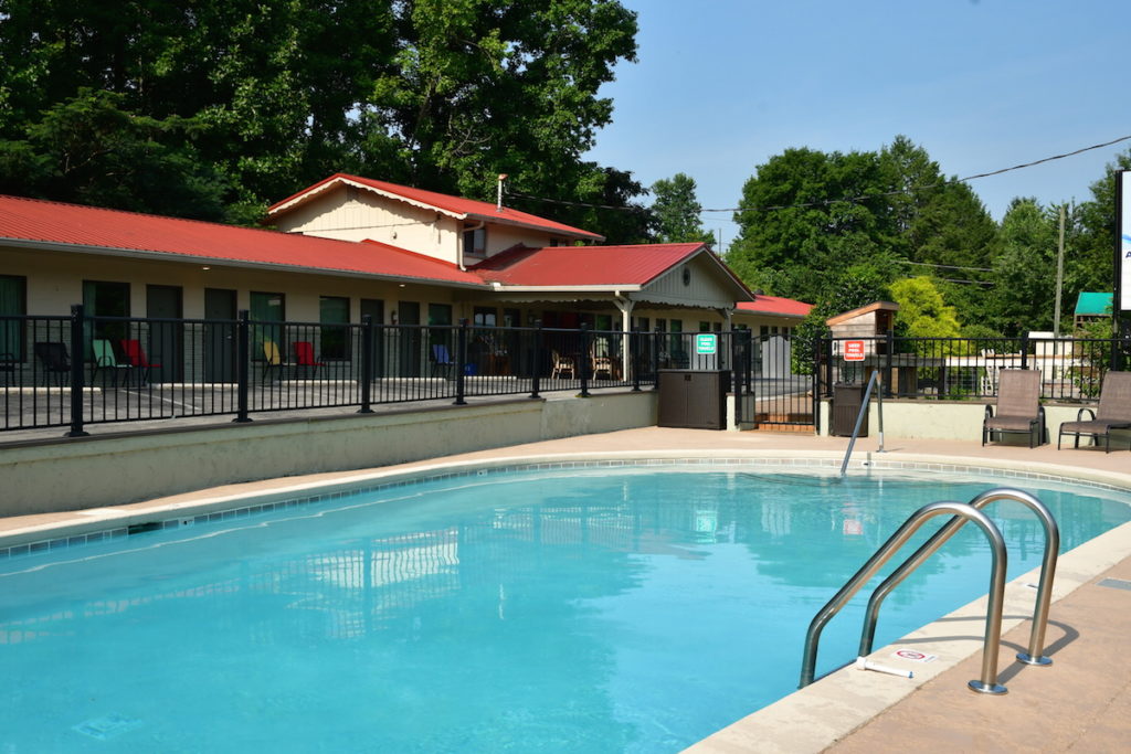 outdoor pool at Townsend Gateway Inn